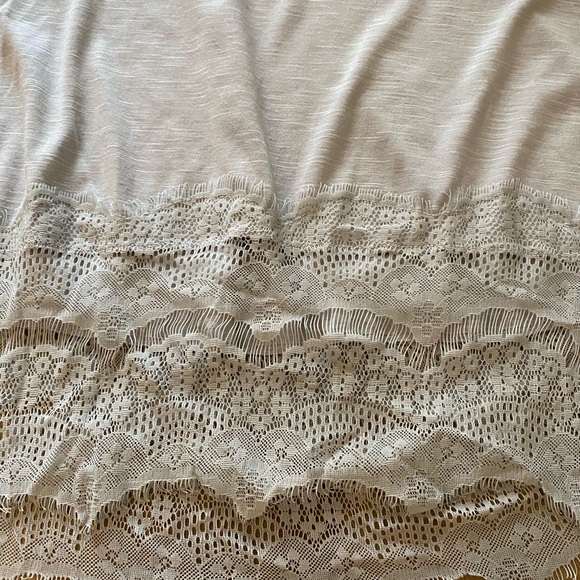 Lace Detailing Racerback - Picture 3 of 5